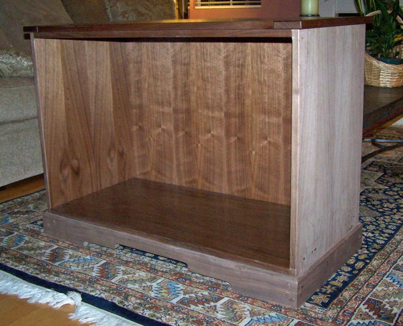 The lower cabinet wtih the base