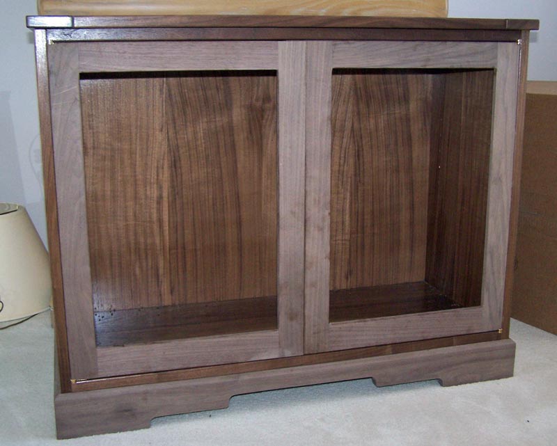 Lower cabinet with doors complete