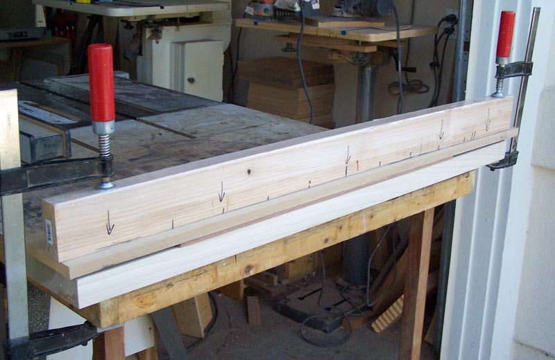 Clamping the veneer bundle